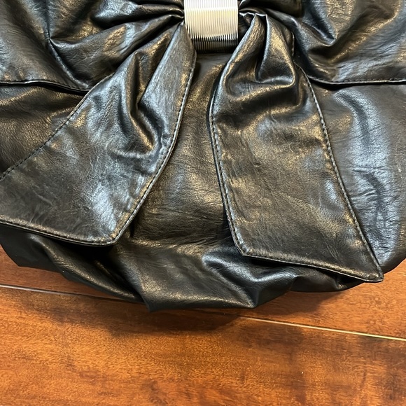 Beautiful black bow feature shoulder bag/purse - Picture 3 of 12